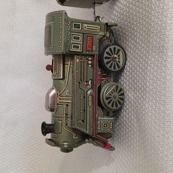 Battery Operated Cable Express Tin Train - Picture 2 of 12